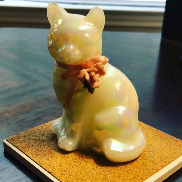 Fenton Iridescent Cat - Picture 1 of 6